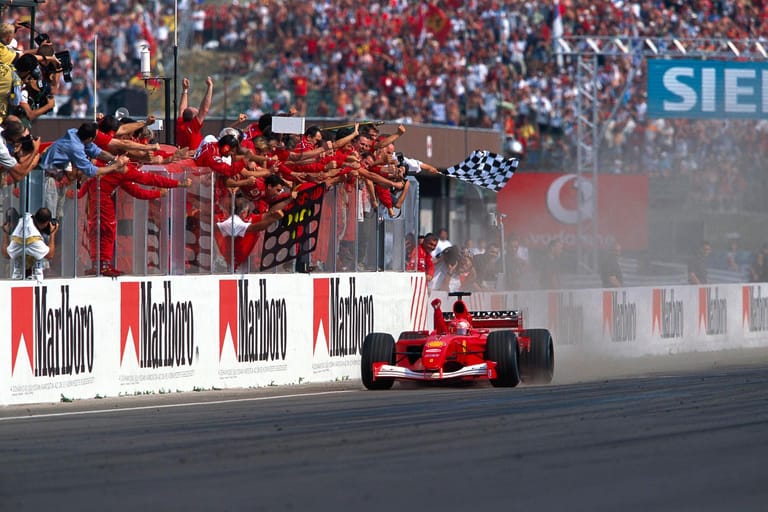 Meiste "Hattricks" aus Pole, Sieg und schnellster Rennrunde: Schumacher (22) vor Hamilton (19).