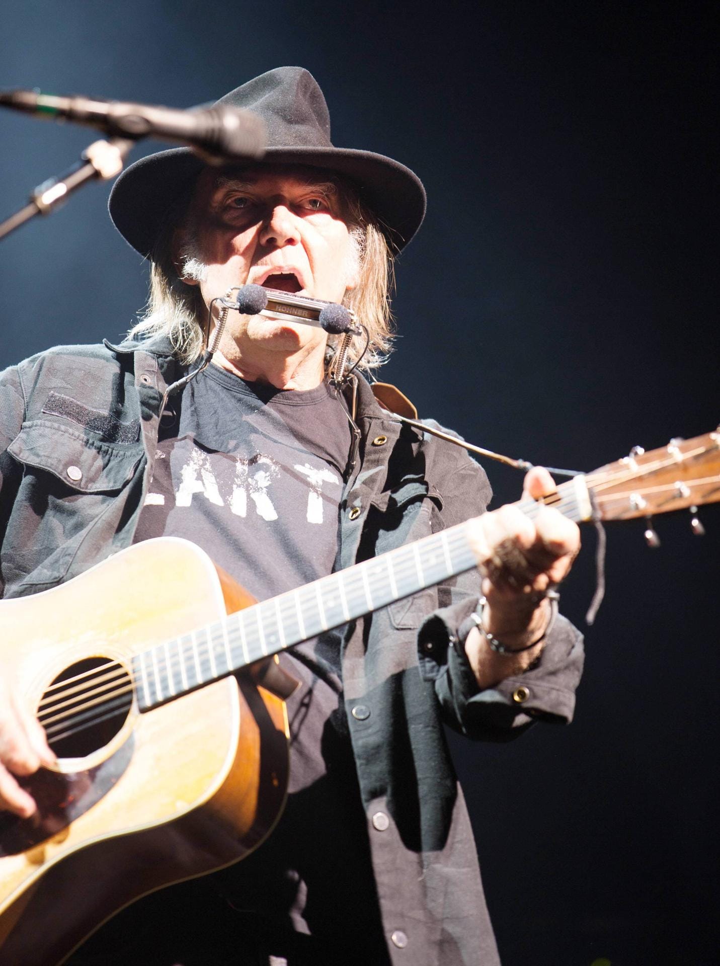 Neil Young: Der Rocker leidet seit seiner frühen Kindheit an Diabetes. Er hatte zudem Krankheiten wie Polio und Epilepsie. Seine Karriere konnte all das nicht aufhalten.