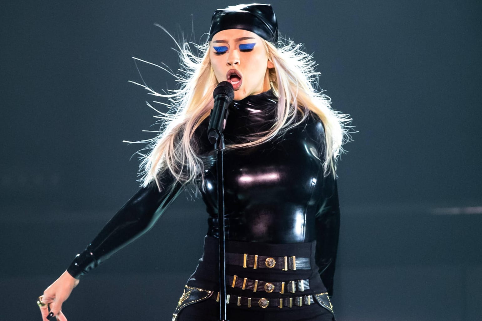 Christina Aguilera: Im August 2014 bekam sie ihr zweites Kind, im November 2014 gab sie ein Konzert.