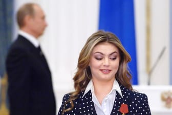 Alina Kabayeva: Die Ex-Olympionikin und der russische Machthaber streiten jegliche Verbindung zueinander ab.