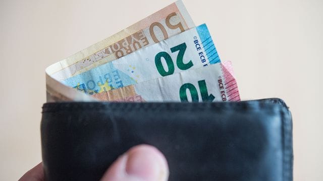 Die Verbraucherpreise steigen - vor allem wegen der explodierenden Energiepreise. Die Verbraucherpreise steigen - vor allem wegen der explodierenden Energiepreise.