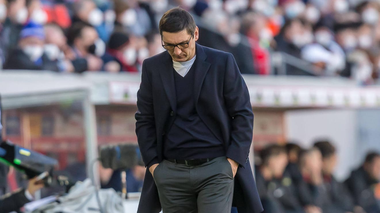 Glücklos in Berlin: Trainer Tayfun Korkut ist nicht mehr Hertha-Trainer. Glücklos in Berlin: Trainer Tayfun Korkut ist nicht mehr Hertha-Trainer.