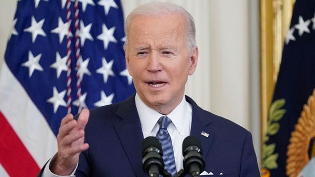 Präsident Joe Biden im East Room des Weißen Hauses.