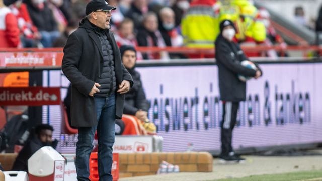 "Das wird ein ganz schweres Spiel für uns", sagt Unions Trainer Urs Fischer vor der Partie gegen St. "Das wird ein ganz schweres Spiel für uns", sagt Unions Trainer Urs Fischer vor der Partie gegen St.