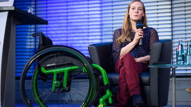 Anna Schaffelhuber kritisiert die Vergabe der Olympischen Spiele an China. Anna Schaffelhuber kritisiert die Vergabe der Olympischen Spiele an China.