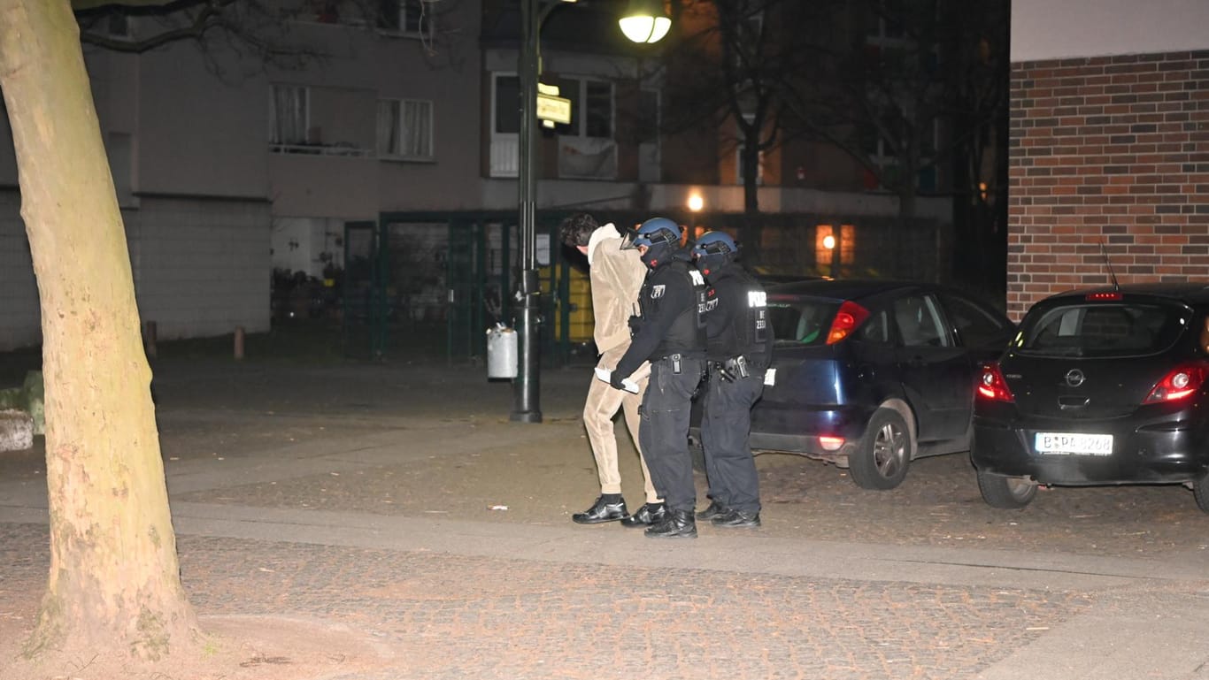 Festnahme im Graefekiez, Kreuzberg: Fünf Personen wurden festgenommen.