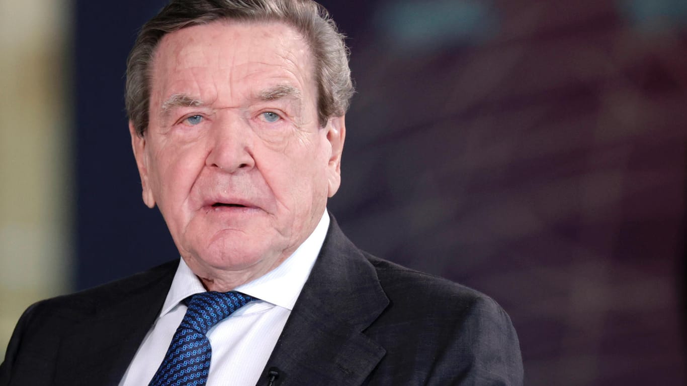 Gerhard Schröder (Archiv): Zuletzt hatte ihn die SPD-Parteispitze gedrängt, seine Posten in russischen Unternehmen abzugeben.