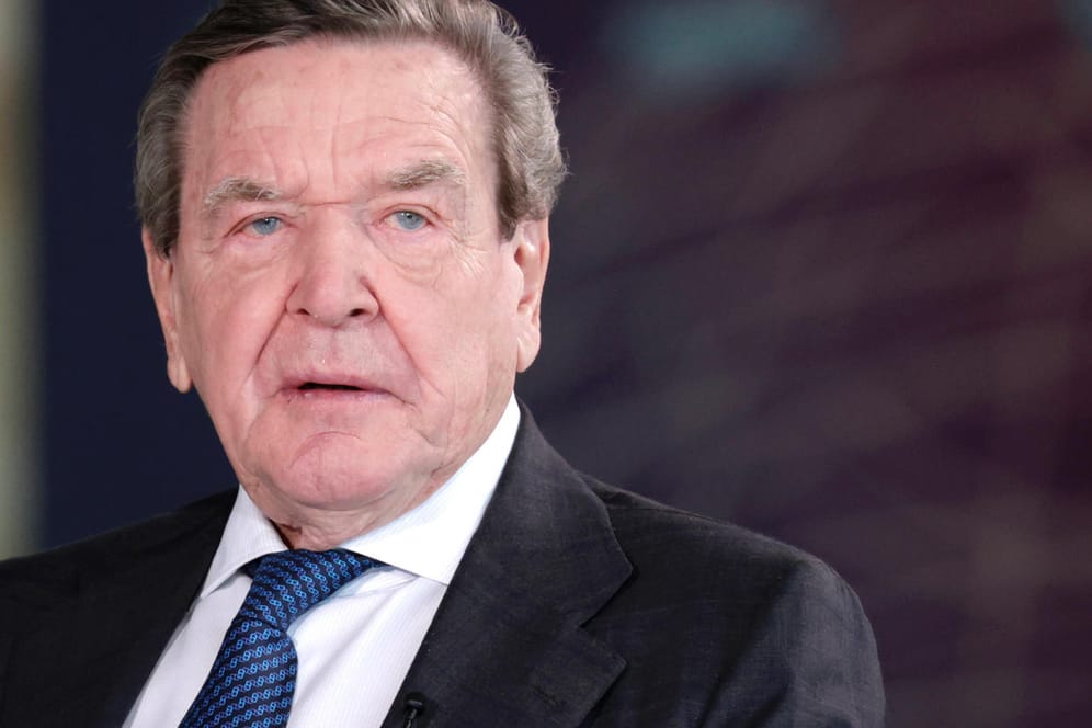 Gerhard Schröder (Archiv): Zuletzt hatte ihn die SPD-Parteispitze gedrängt, seine Posten in russischen Unternehmen abzugeben.