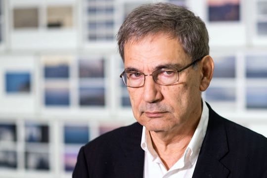 Der Literaturnobelpreisträger und Fotograf Orhan Pamuk hat mit "Die nächste Pest" einen großen historischen Roman geschrieben.