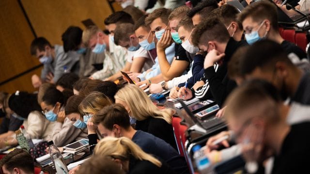 An Universitäten und Hochschulen im Norden sollen Vorlesungen im Sommersemester wieder in Präsenz abgehalten werden.