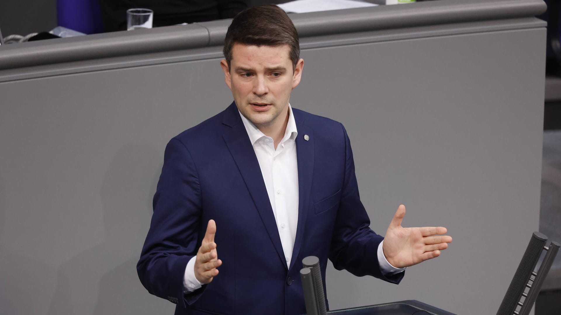 FDP-Verteidigungsexperte Marcus Faber: Wer nun glaubt, die Bundeswehr werde von einem auf den anderen Tag wieder verteidigungsfähig, der täusche sich.