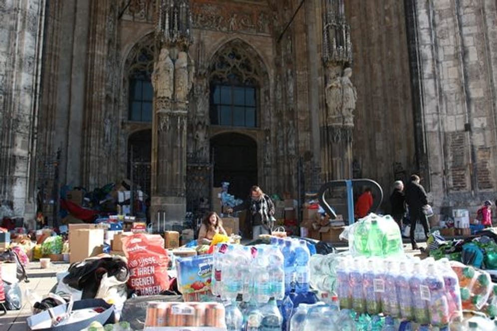 Menschen in Ulm sammeln Hilfsgüter für Ukraine
