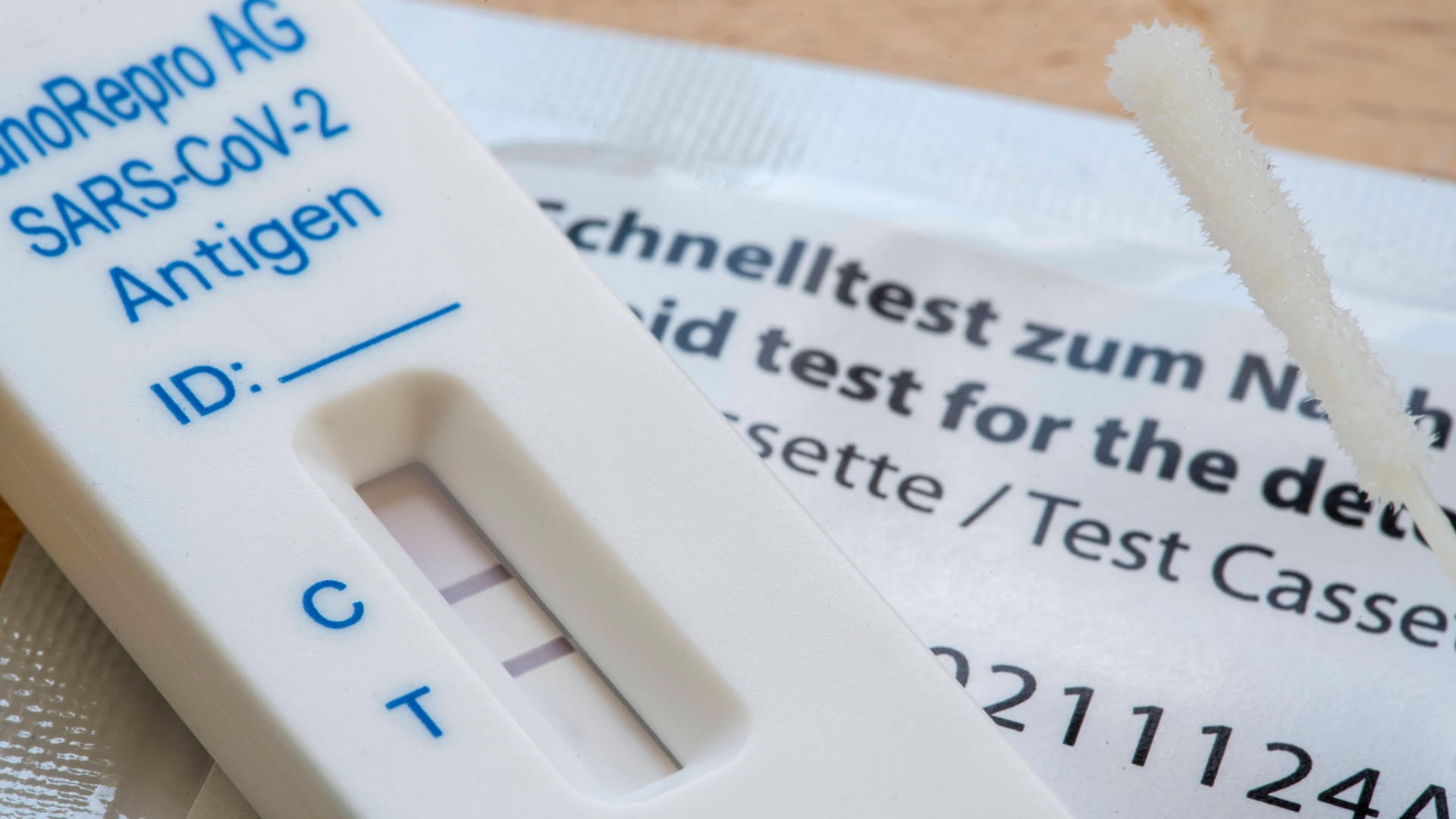 Positiver Antigen-Schnelltest: Eine Corona-Infektion kann den Urlaub vorzeitig beenden.