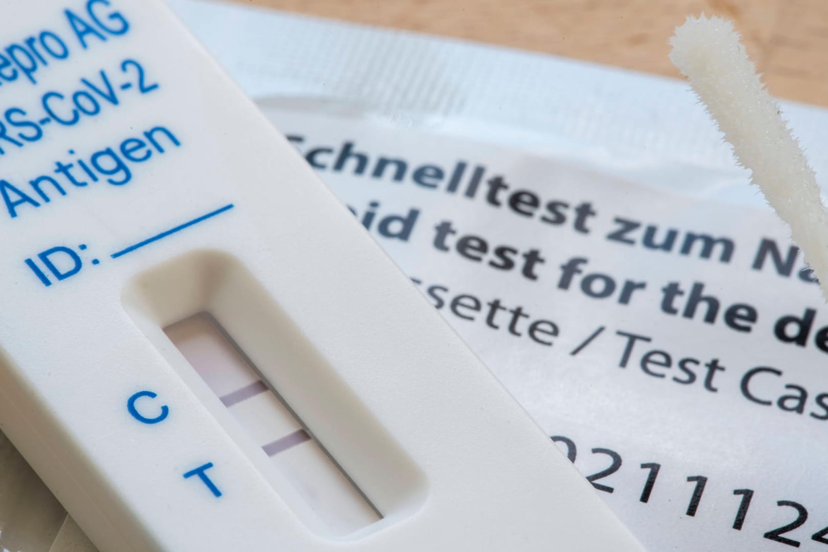 Positiver Antigen-Schnelltest: Eine Corona-Infektion kann den Urlaub vorzeitig beenden.