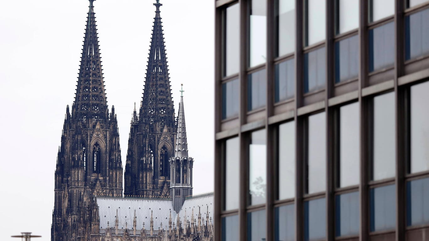 Der Dom in Köln (Symbolbild): Woelki-Vertreter Steinhäuser zieht eine ernüchternde Bilanz für das Bistum.