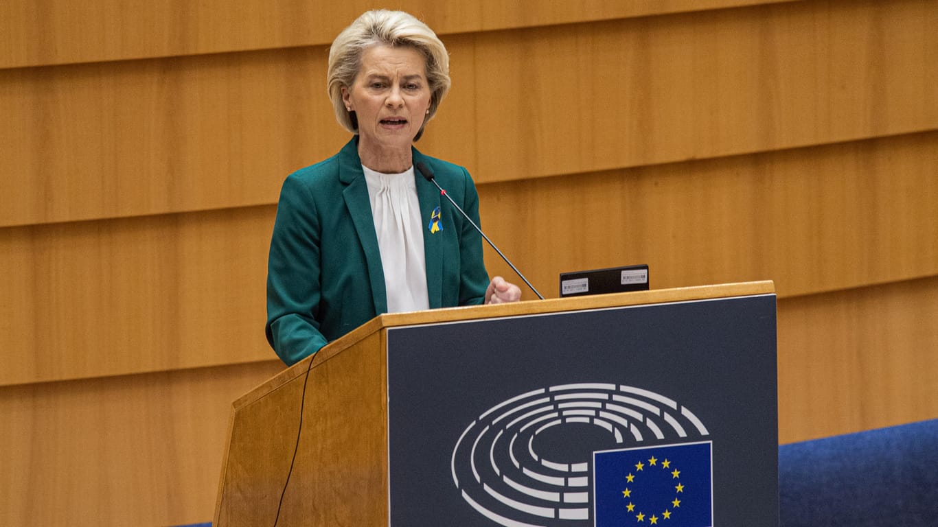Ursula von der Leyen: "Ich bin sicher: Niemand in diesem Plenarsaal kann daran zweifeln, dass ein Volk, das so mutig für unsere europäischen Werte steht, zu unserer europäischen Familie gehört."
