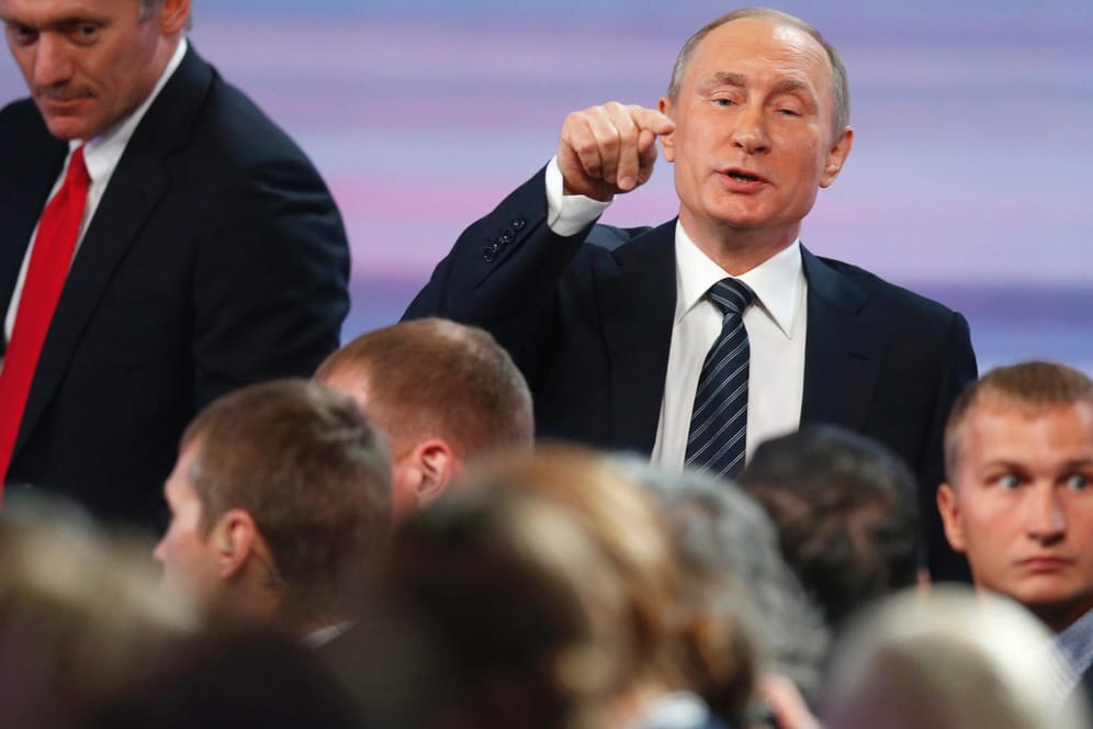 Russlands Präsident Wladimir Putin bei seiner Jahrespressekonferenz: Für den Kremlchef steigen die Kosten des Kriegs jeden Tag.