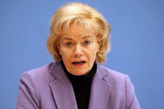 Erika Steinbach tritt aus der CDU aus und der AfD bei.