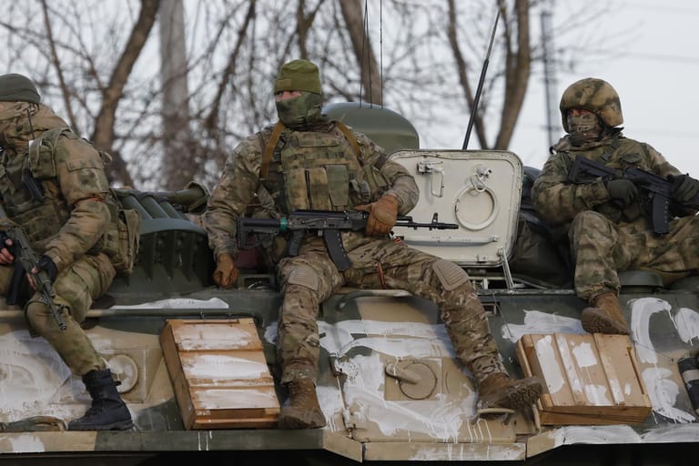 Russische Soldaten: Die Verluste in der Ukraine sind höher, als der Kreml erwartet hatte.