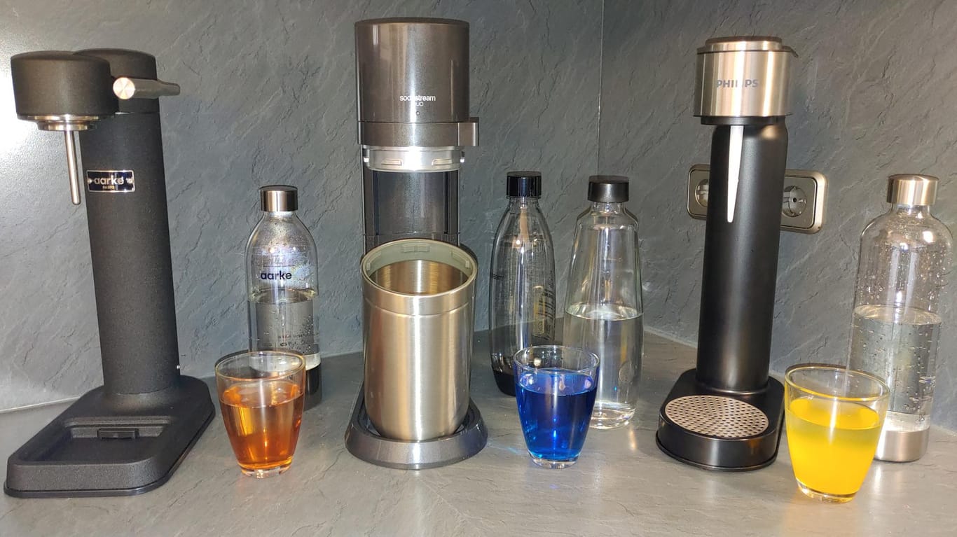 Wassersprudler im Test: Unsere Testprodukte von Aarke, Sodastream und Philips (von links nach rechts).
