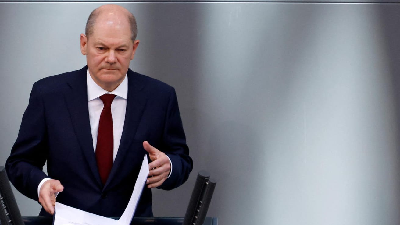 Olaf Scholz: Der Bundeskanzler hatte angekündigt, die Bundeswehr mit deutlich mehr Geld auszustatten als bisher.