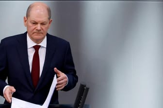 Olaf Scholz: Der Bundeskanzler hatte angekündigt, die Bundeswehr mit deutlich mehr Geld auszustatten als bisher.