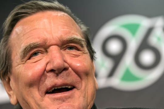 Ist Fan von Zweitligist Hannover 96: Gerhard Schröder.