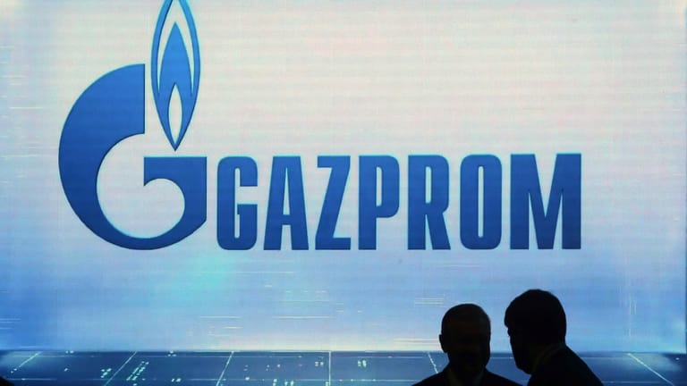 Das Logo des russischen Energiekonzerns Gazprom: Die Aktie ist nicht mehr handelbar.