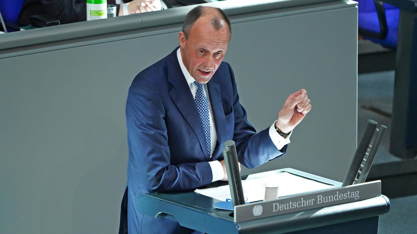 Friedrich Merz im Bundestag: "Niemand ist hier ohne Fehler und Versäumnisse in der Vergangenheit."