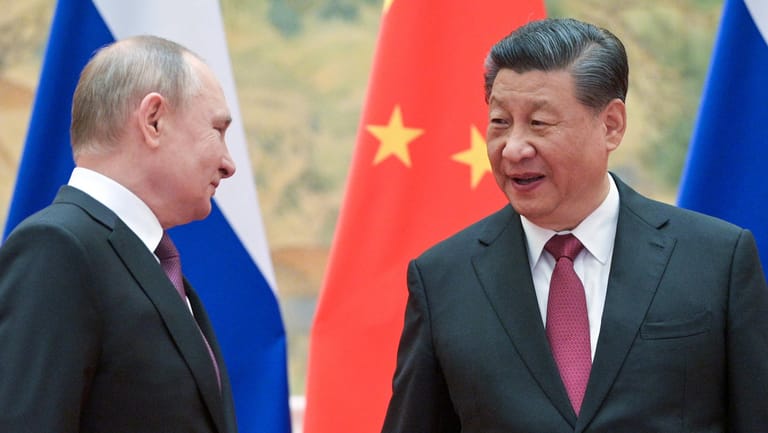 Stärken sich den Rücken: Russlands Präsident Wladimir Putin (l.) und Chinas Präsident Xi Jinping.