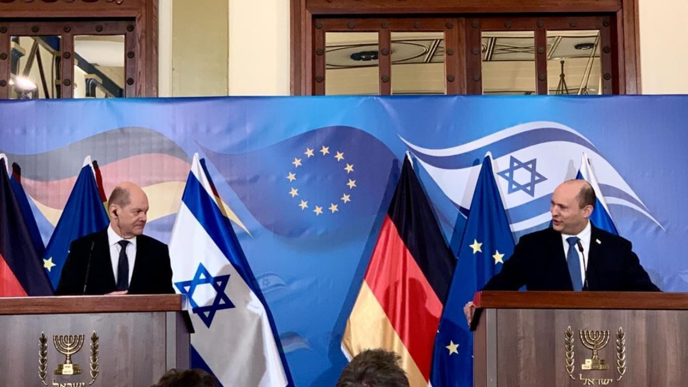 Kanzler Scholz und Israels Ministerpräsident Bennett demonstrieren den Schulterschluss.