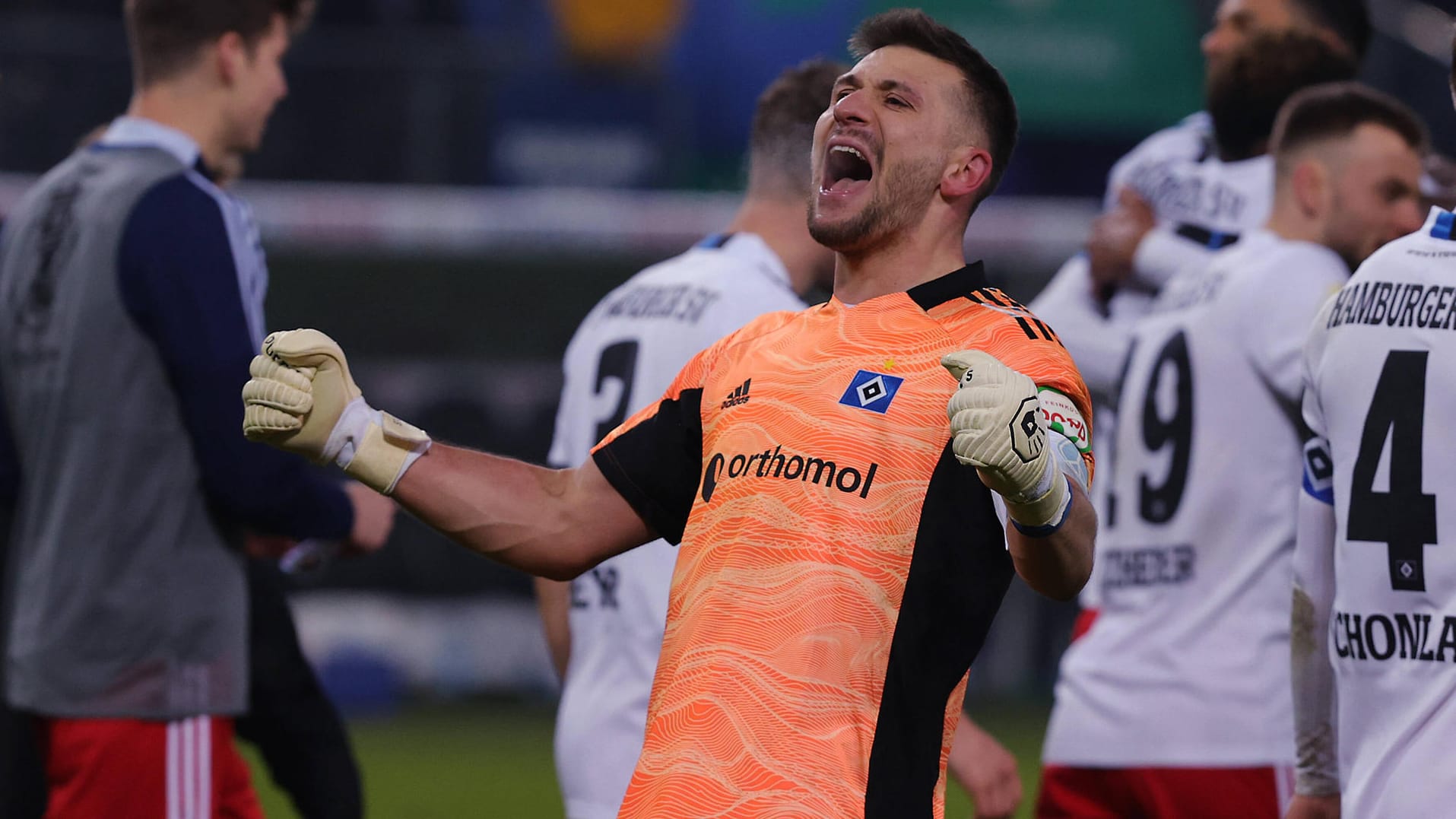 Daniel Heuer Fernandes Hamburger jubelt: Der HSV konnte das Spiel mit einem 3:2 für sich entscheiden. Daniel Heuer Fernandes Hamburger jubelt: Der HSV konnte das Spiel mit einem 3:2 für sich entscheiden.
