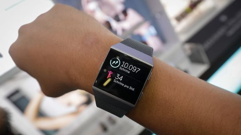 Die Fitnessarmband-Firma Fitbit ruft ihre Smartwatch Ionic zurück.