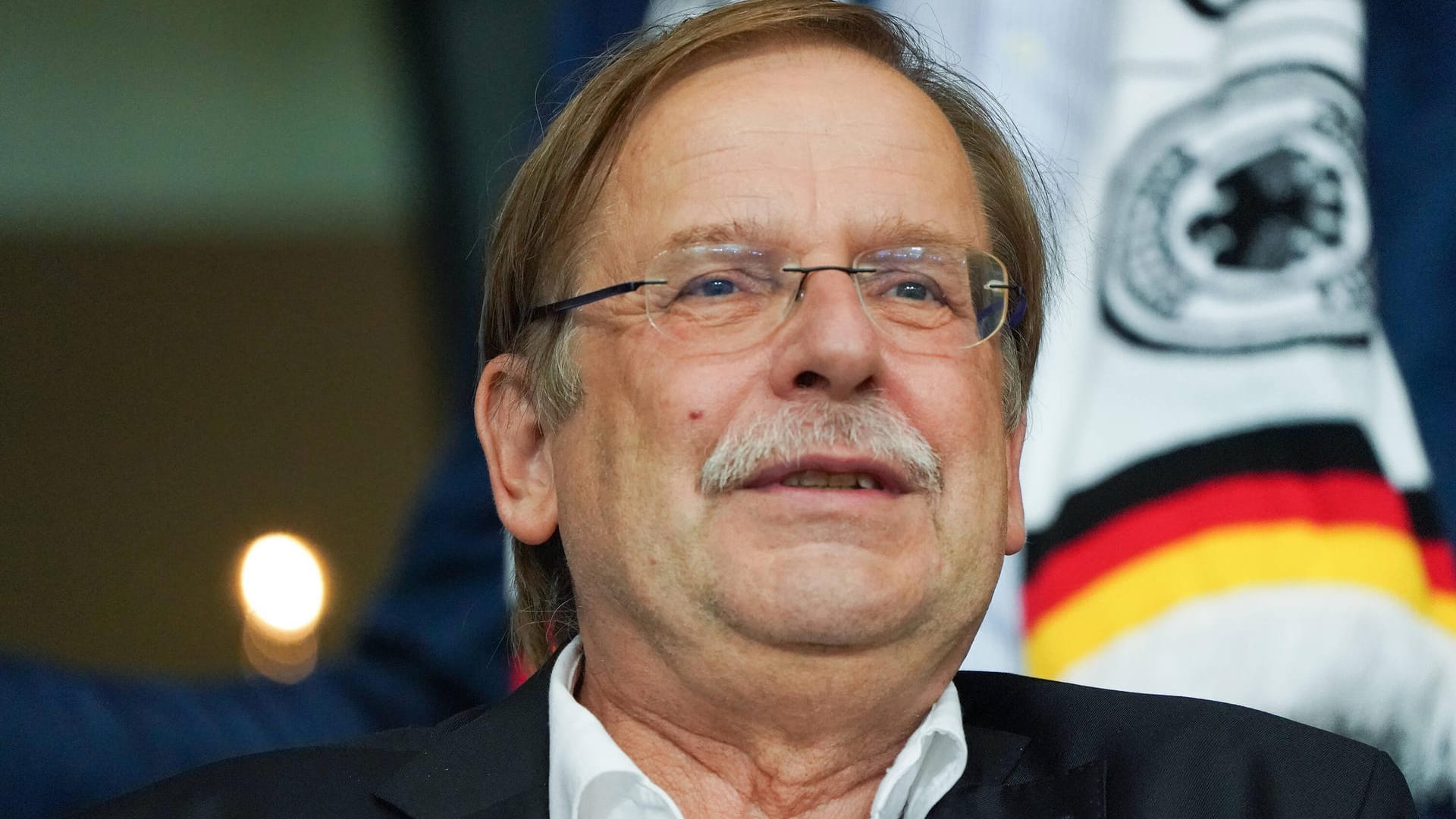 Rainer Koch: Der Interimsboss des DFB rückt mit seinem Verband wieder ins Zentrum der Kritik.