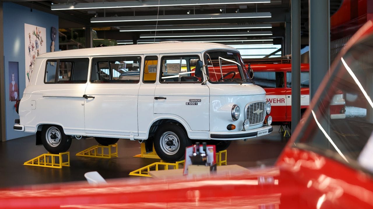 Im März 1962 wurde der Barkas 1000 auf der Leipziger Frühjahrsmesse der Weltöffentlichkeit vorgestellt. Im März 1962 wurde der Barkas 1000 auf der Leipziger Frühjahrsmesse der Weltöffentlichkeit vorgestellt.