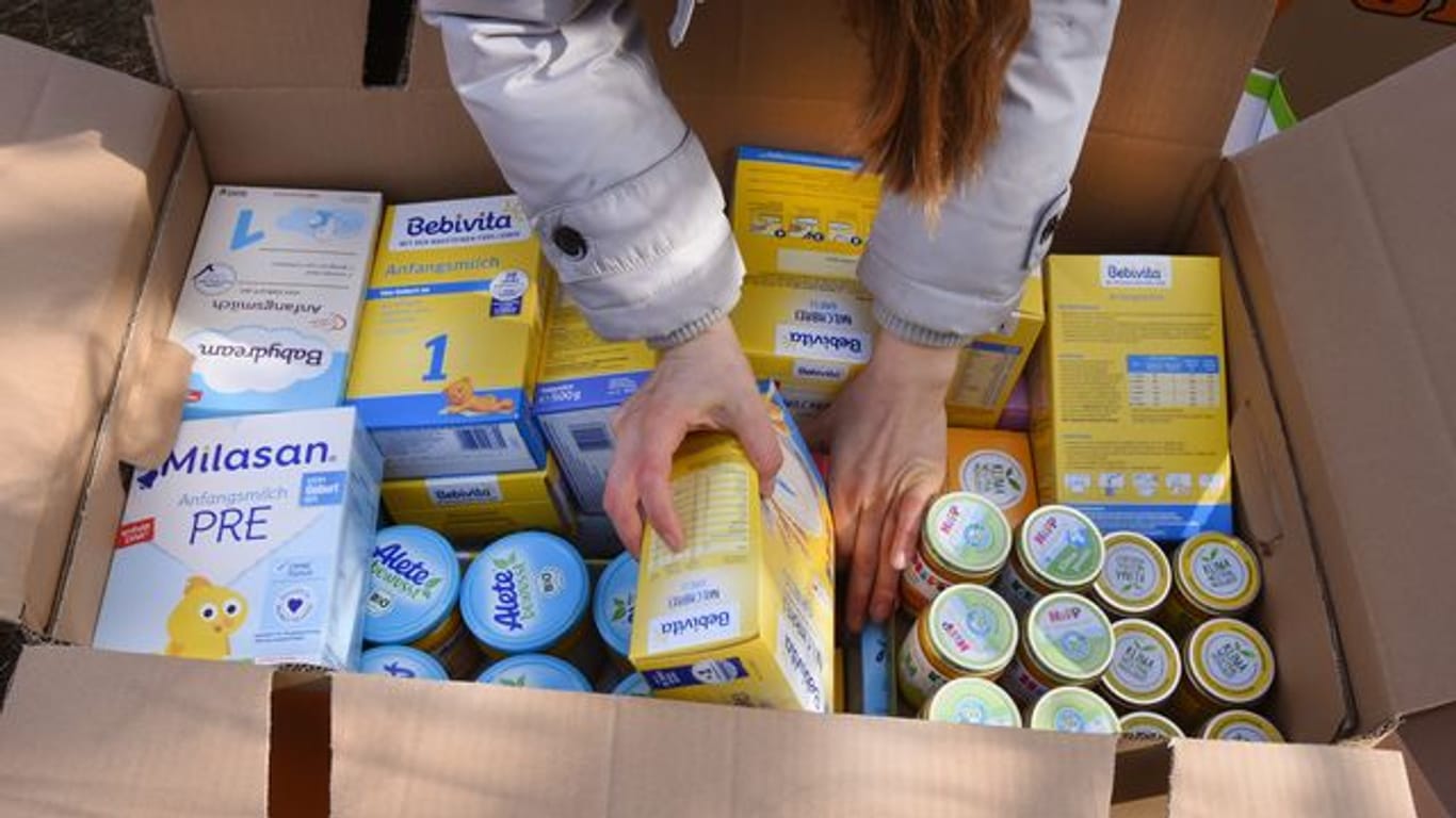 An dieser Sammelstelle von fünf befreundeten Leipzigern mit ukrainischen oder kasachischen Wurzeln werden täglich hunderte Pakete mit Hilfsgütern für die Ukraine gepackt.