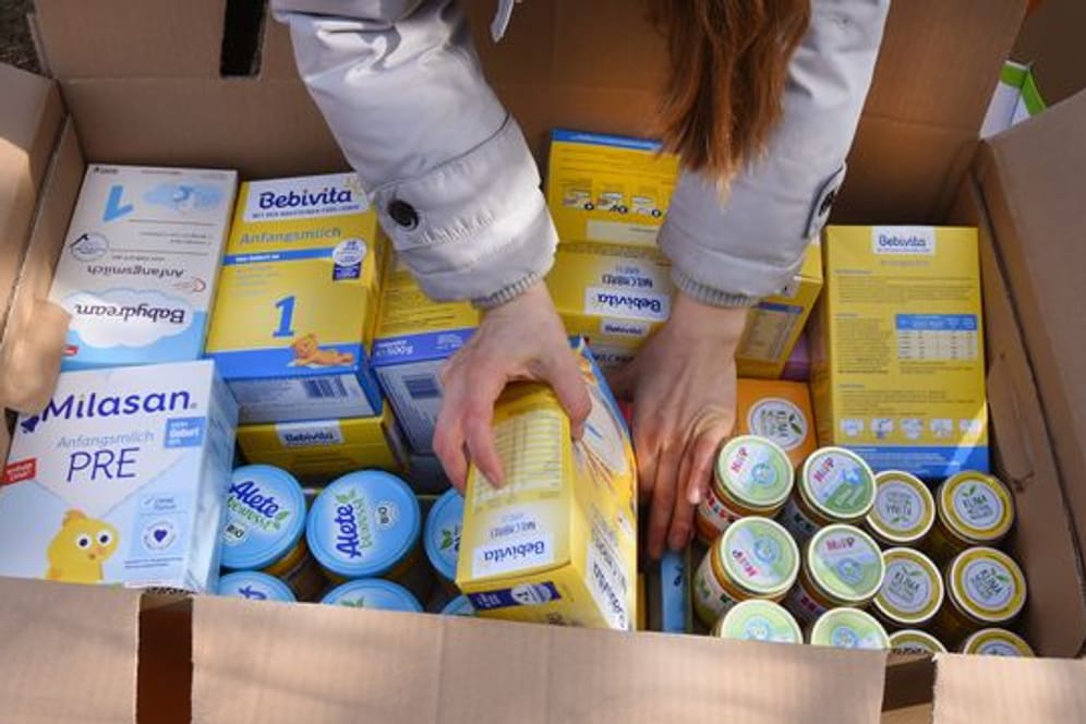 An dieser Sammelstelle von fünf befreundeten Leipzigern mit ukrainischen oder kasachischen Wurzeln werden täglich hunderte Pakete mit Hilfsgütern für die Ukraine gepackt.