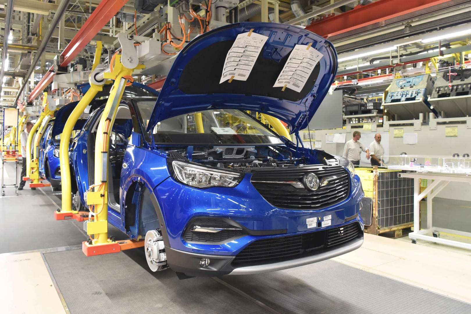 Auto-Produktion (Symbolbild): Der Ukraine-Krieg könnte Materialengpässe und Lieferprobleme weiter verschärfen. Auto-Produktion (Symbolbild): Der Ukraine-Krieg könnte Materialengpässe und Lieferprobleme weiter verschärfen.