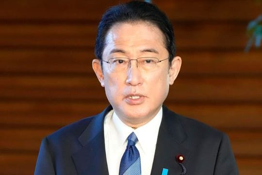 Hilfsgüter über Polen: Japans Premierminister Fumio Kishida hat der Ukraine seine Hilfe zugesagt.