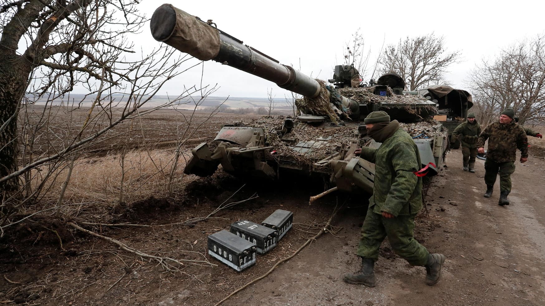 Soldaten der prorussischen Separatisten in der Ostukraine: Sie haben zusammen mit der russischen Armee die Stadt Mariupol eingekesselt.