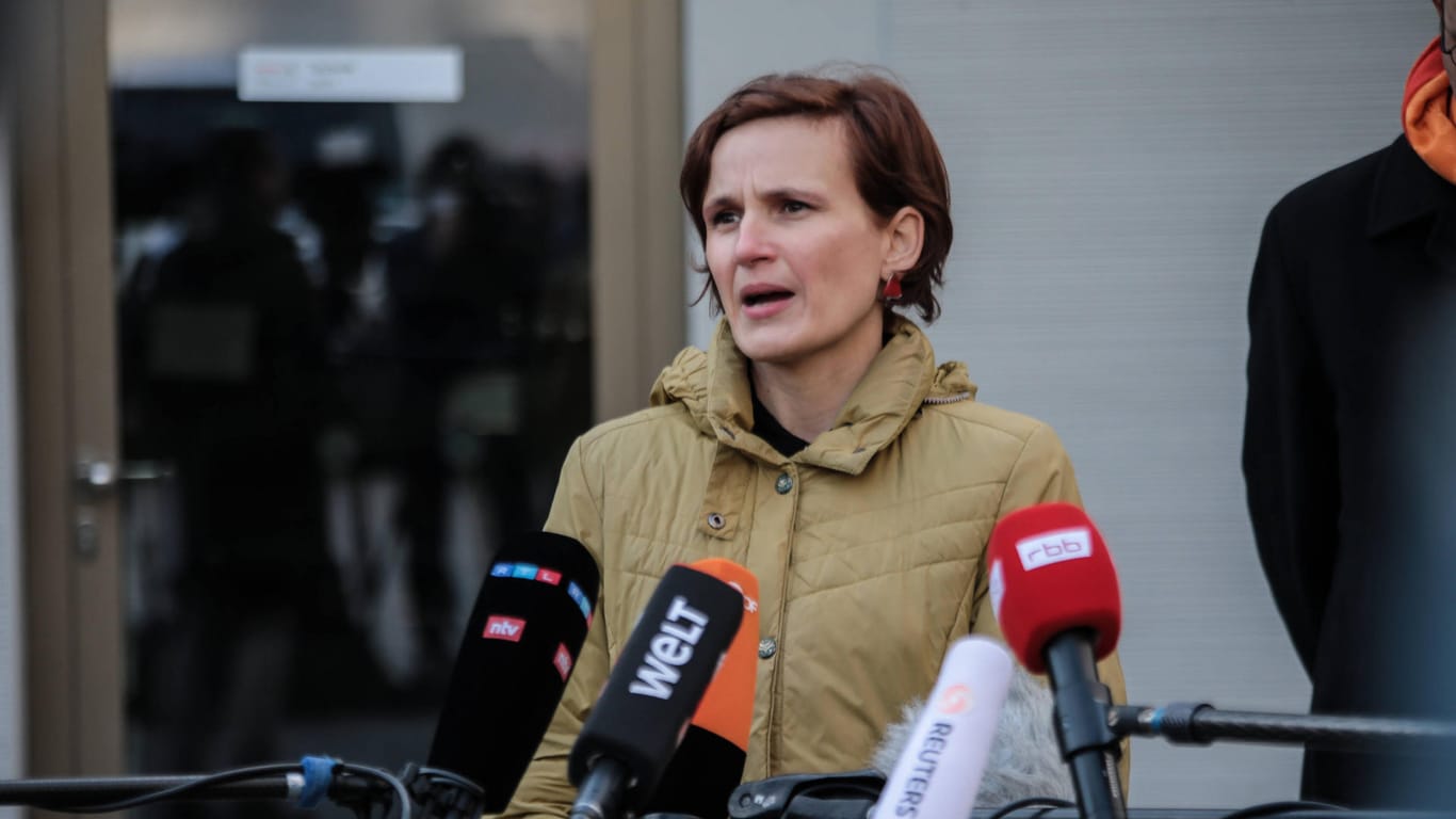 Sozialsenatorin Katja Kipping bei einem Pressetermin (Archivbild): Sie erwartet weitere Anstrengungen, um das Flüchtlingsaufkommen zu bewältigen.