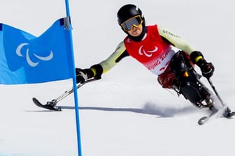 Monoskifahrerin Anna-Lena Forster ist Deutschlands Fahnenträgerin bei der Eröffnungsfeier der Paralympics in Peking.