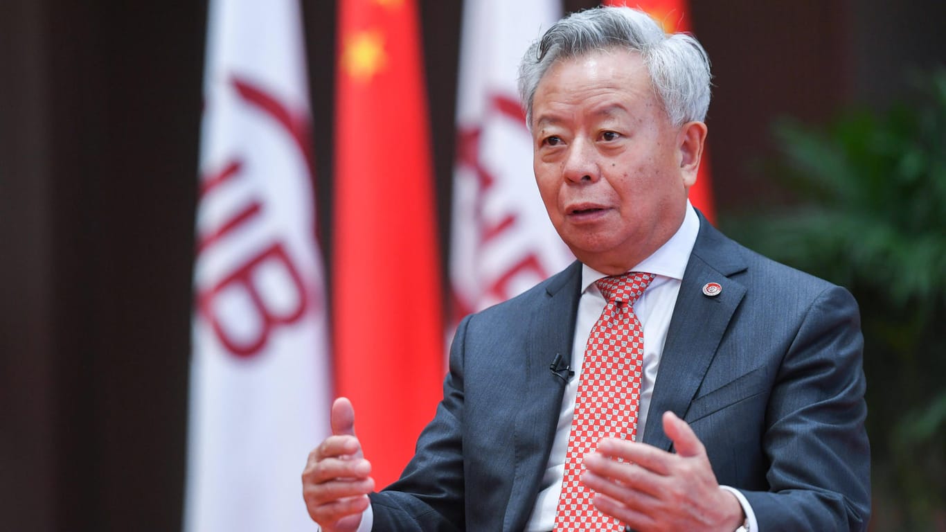 Jin Liqun, Präsident der AIIB: Die Asiatische Infrastrukturinvestmentbank unterbricht ihre Projekte in Russland und Belarus.