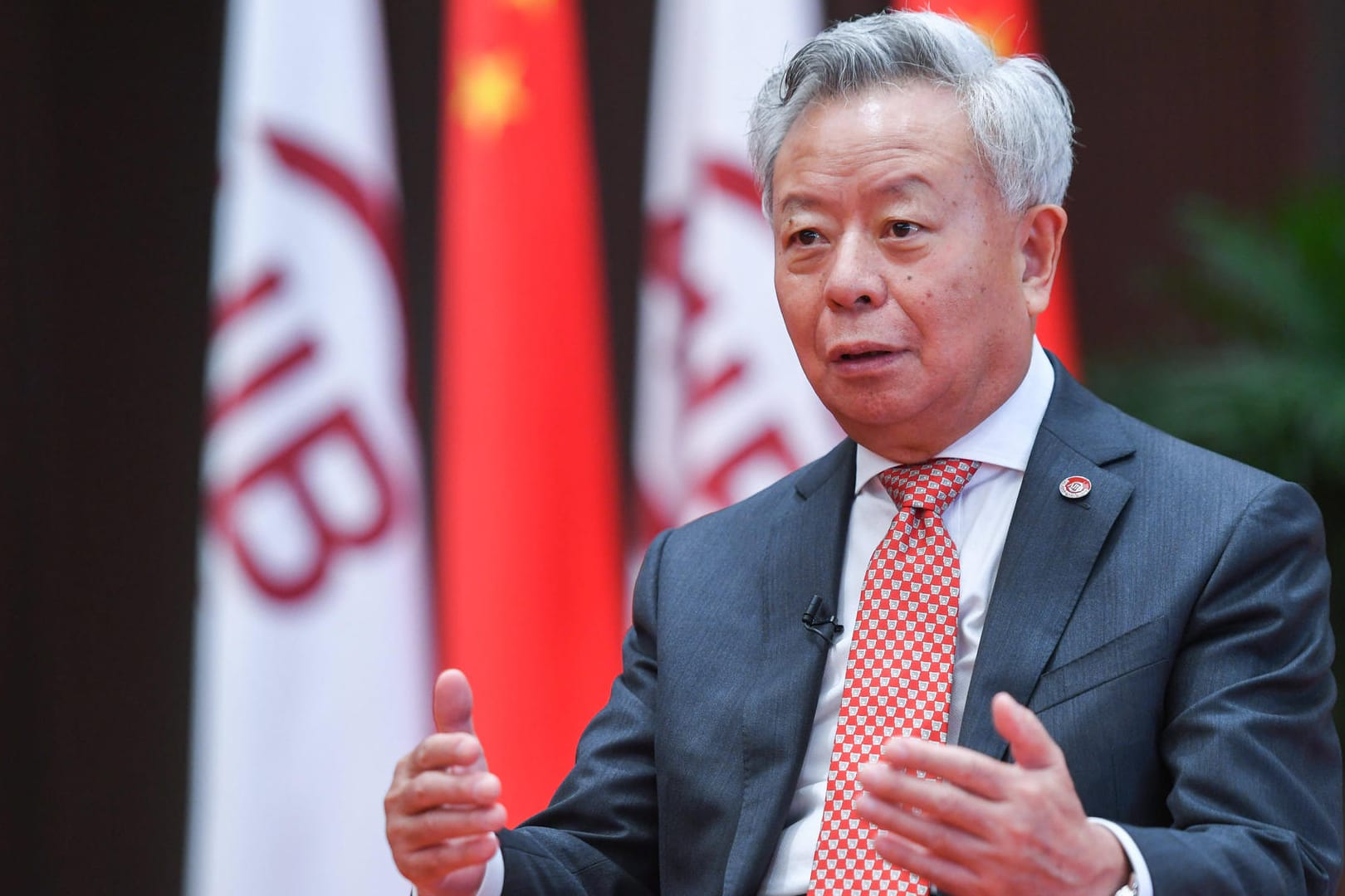 Jin Liqun, Präsident der AIIB: Die Asiatische Infrastrukturinvestmentbank unterbricht ihre Projekte in Russland und Belarus. Jin Liqun, Präsident der AIIB: Die Asiatische Infrastrukturinvestmentbank unterbricht ihre Projekte in Russland und Belarus.