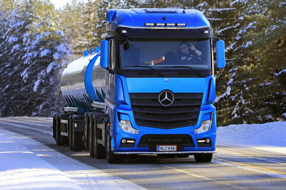 Lkw von Mercedes-Benz (Symbolbild): Daimler Truck steigt in den Dax auf.