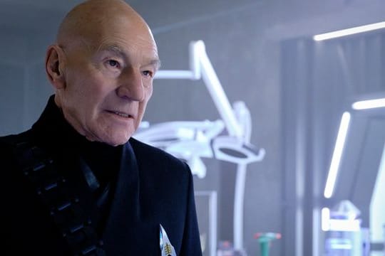 Patrick Stewart als Captain Jean-Luc Picard.