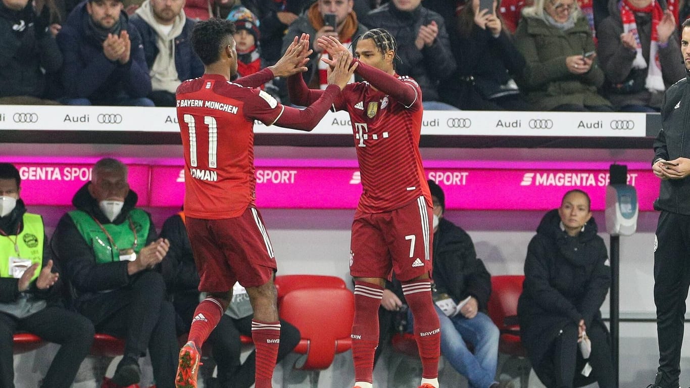 Kingsley Coman (l.) und Serge Gnabry: Die beiden Flügelspieler sind aktuell die optimale Besetzung für den FC Bayern.