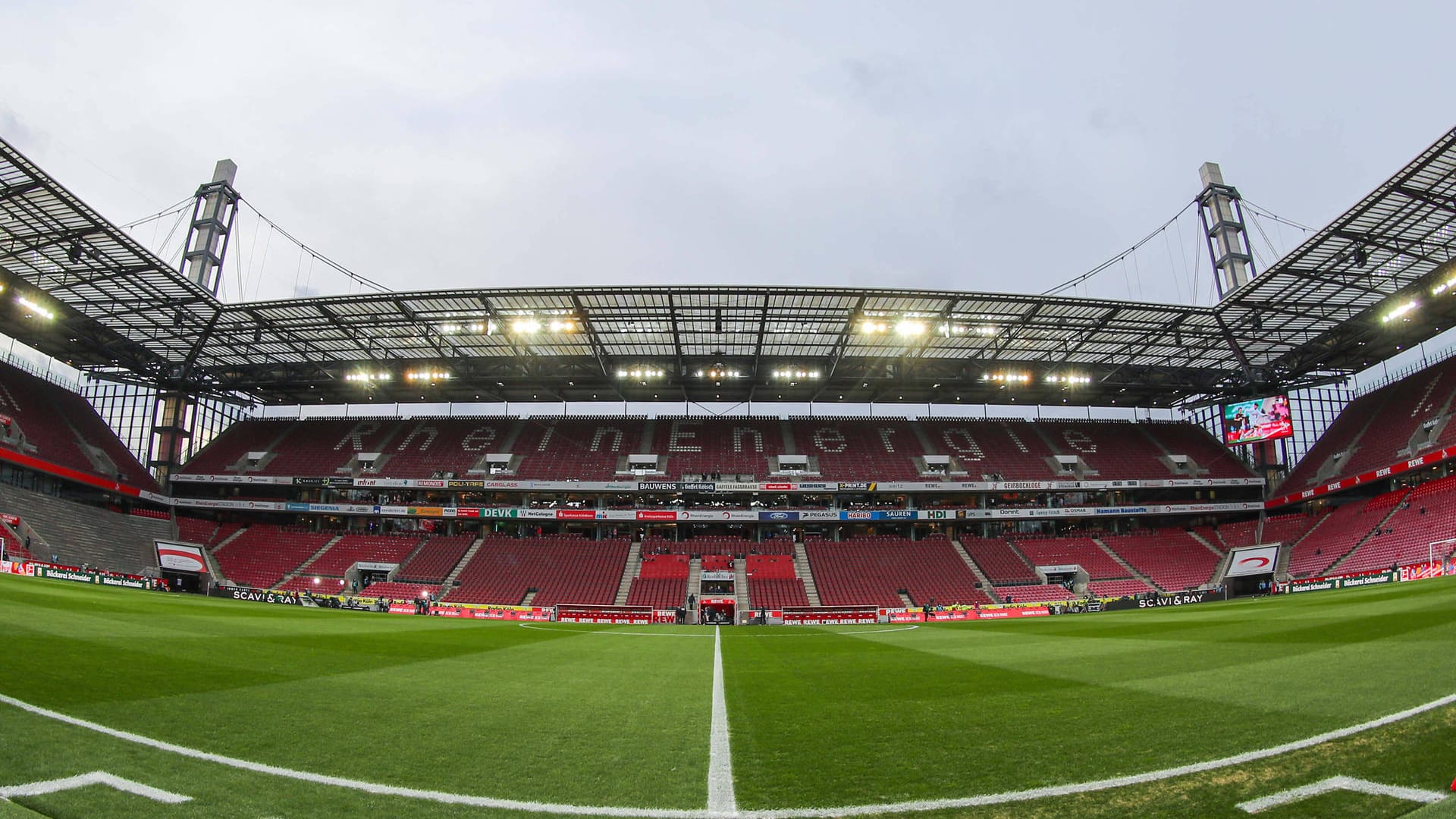 Das RheinEnergieStadion des 1. FC Köln (Archivbild): Bei der Partie gegen Hoffenheim darf der Verein das Stadion wieder zu 75 Prozent auslasten. Das RheinEnergieStadion des 1. FC Köln (Archivbild): Bei der Partie gegen Hoffenheim darf der Verein das Stadion wieder zu 75 Prozent auslasten.