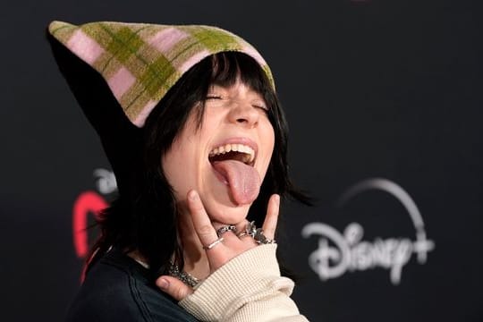 Billie Eilish will beim Glastonbury-Festival auftreten.