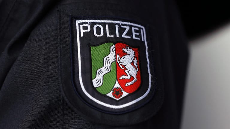 Uniform der nordrheinwestfälischen Polizei (Symbolbild): in NRW wurden mehr antisemitische Straftaten registriert als im letzten Jahr.